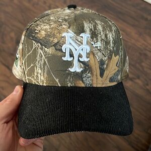 New York Mets x New Era FortyAFrame
Real Tree Camo w/ Corduroy Brim
Gently Used